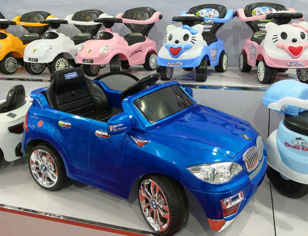 Hebi Lingfei participated in the exhibition